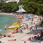 Apartments By The Sea Makarska - 19145